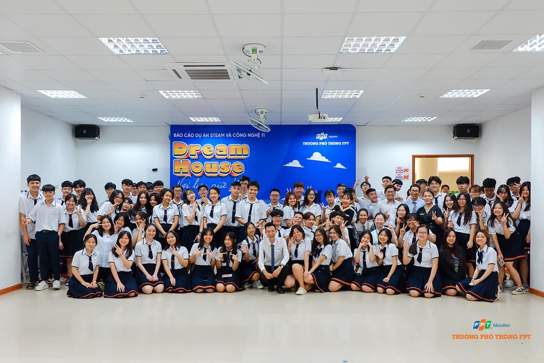 Lay-diem-mon-cong-nghe-bang-du-an-Dream-House-5